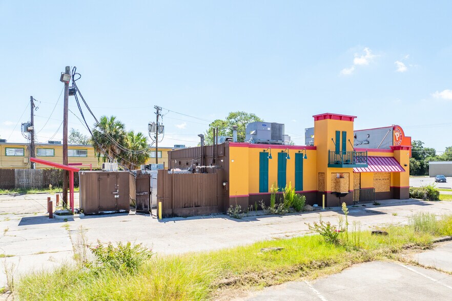 More Photos Of 1604 Link Ave, Orange Fast Food For Lease