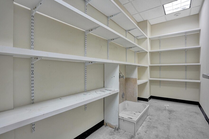 More Photos Of 15620 SW 29th St, Miramar Medical For Sale