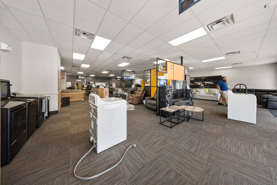 More Photos Of 1812 S Business 54, Eldon Bank For Sale