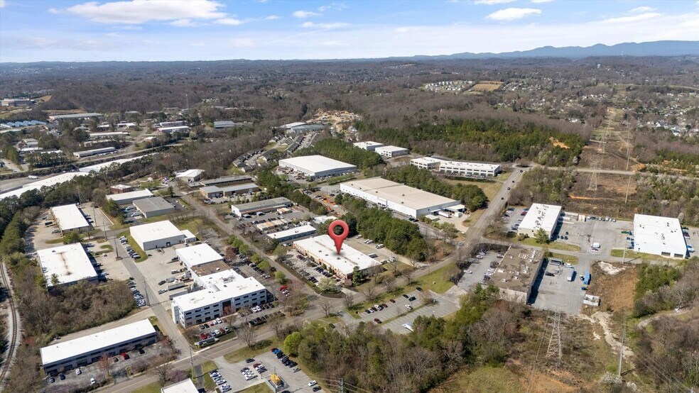 More Photos Of 1701 Louisville Dr, Knoxville Light Distribution For Lease