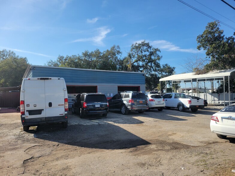 More Photos Of 9701 E US Highway 92, Tampa Freestanding For Sale