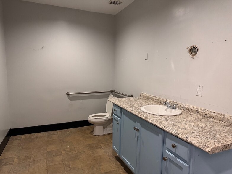 More Photos Of 6254 Memorial Dr, Stone Mountain Storefront Retail Office For Lease