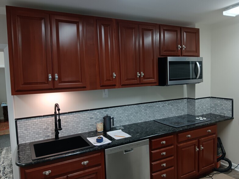 More Photos Of 642 W Main St, Radford Loft Creative Space For Lease