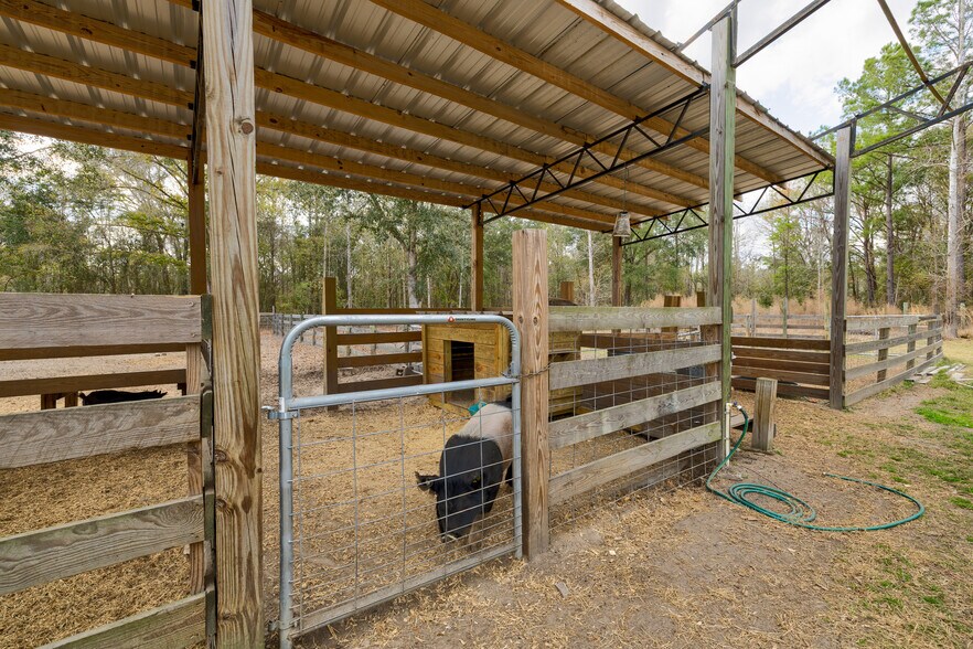 More Photos Of 6012 Long Branch Rd, Jacksonville Horse Stables For Sale