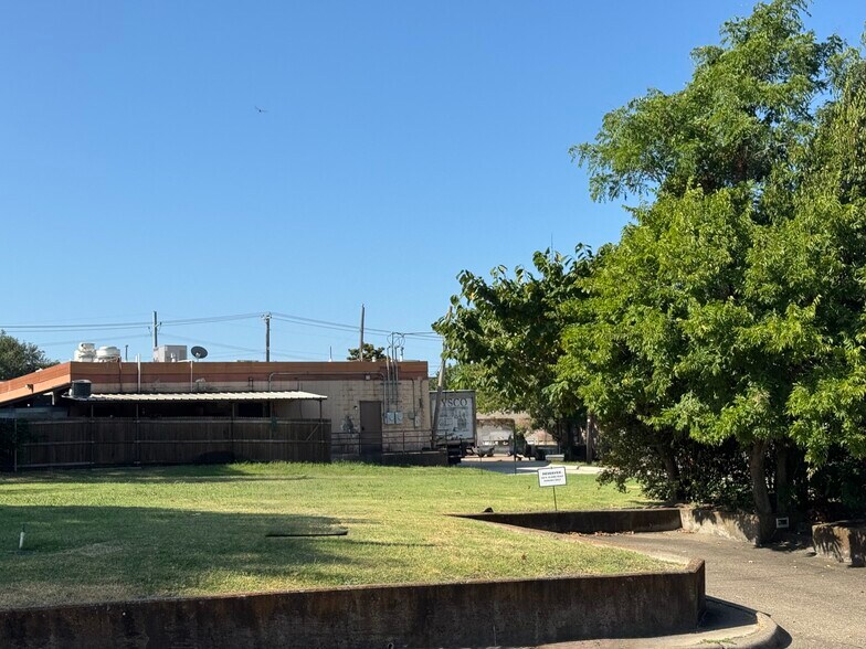 More Photos Of 203 W Kaufman, Rockwall Land For Sale