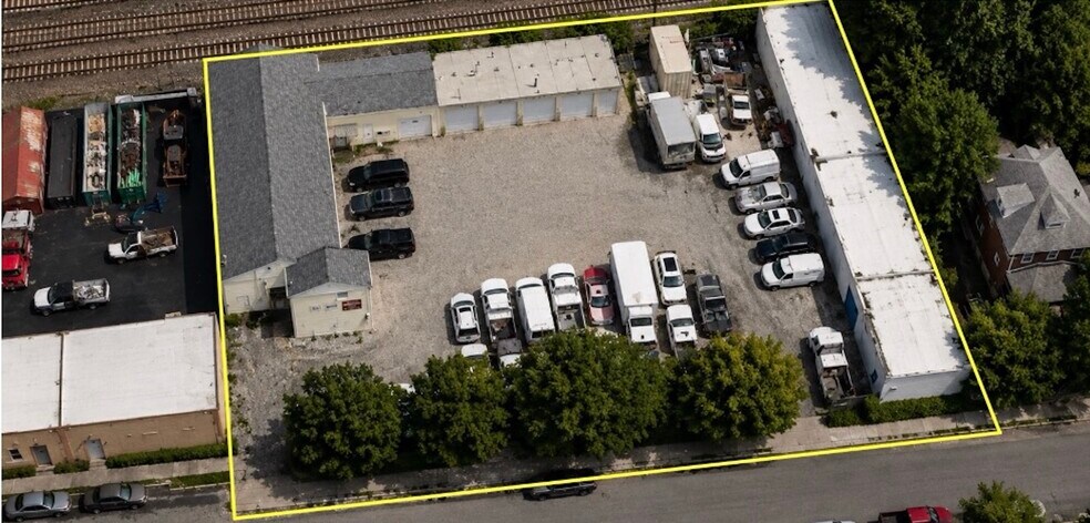 More Photos Of 800 12th Ave, Prospect Park Auto Repair For Lease
