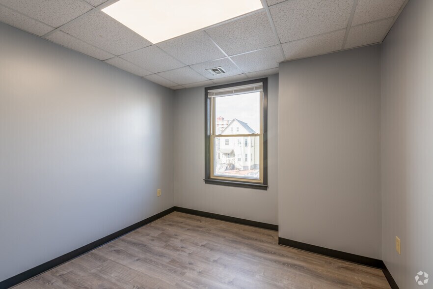 More Photos Of 578 Main St, Malden Medical For Lease