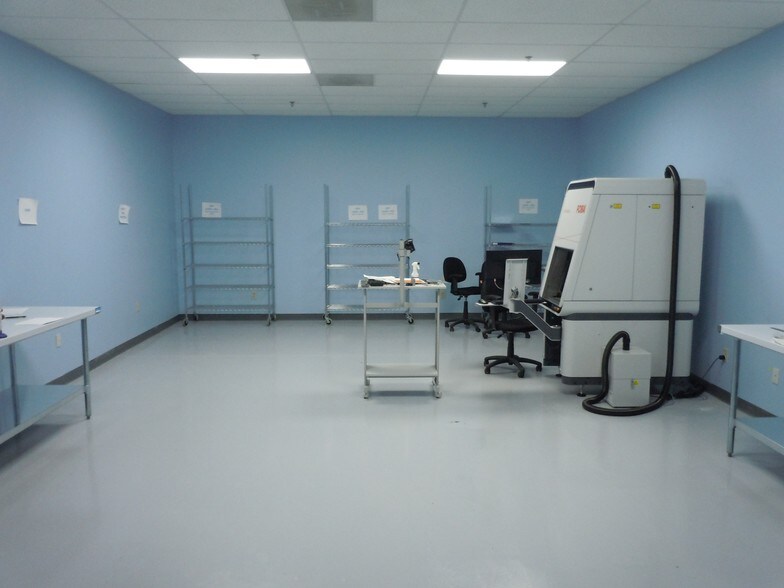 More Photos Of 3777 Winchester Rd, Memphis Showroom For Lease