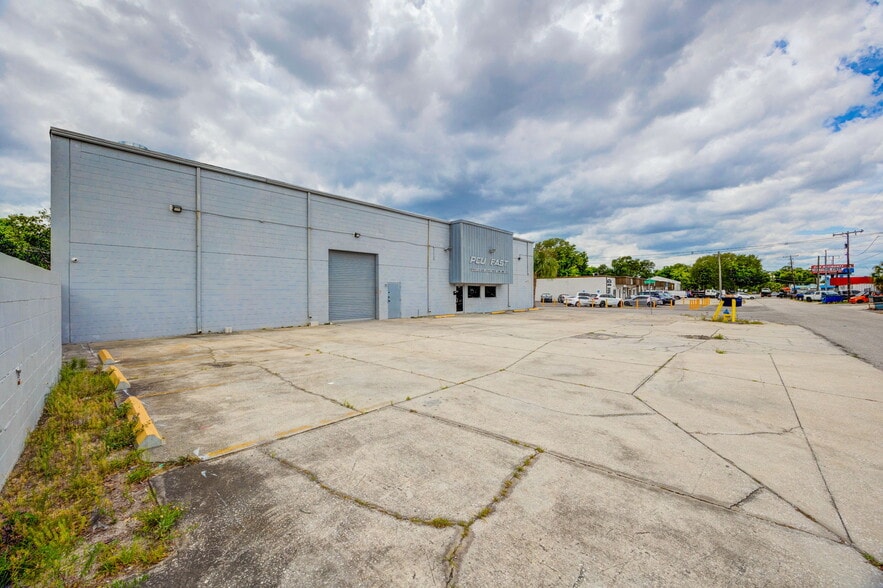 More Photos Of 1001 E Skagway Ave, Tampa Warehouse For Lease
