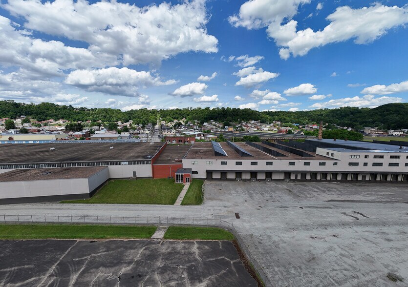 More Photos Of 200 28th St, McKeesport Warehouse For Lease