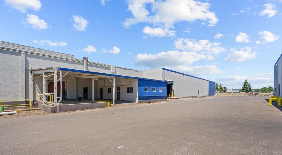 More Photos Of 930 W Washington St, Stayton Warehouse For Lease