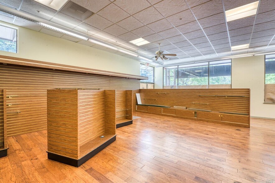 More Photos Of 3720 Main St, Kelseyville Drugstore For Sale