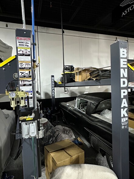 More Photos Of 581 105th Ave N, West Palm Beach Light Distribution For Sale