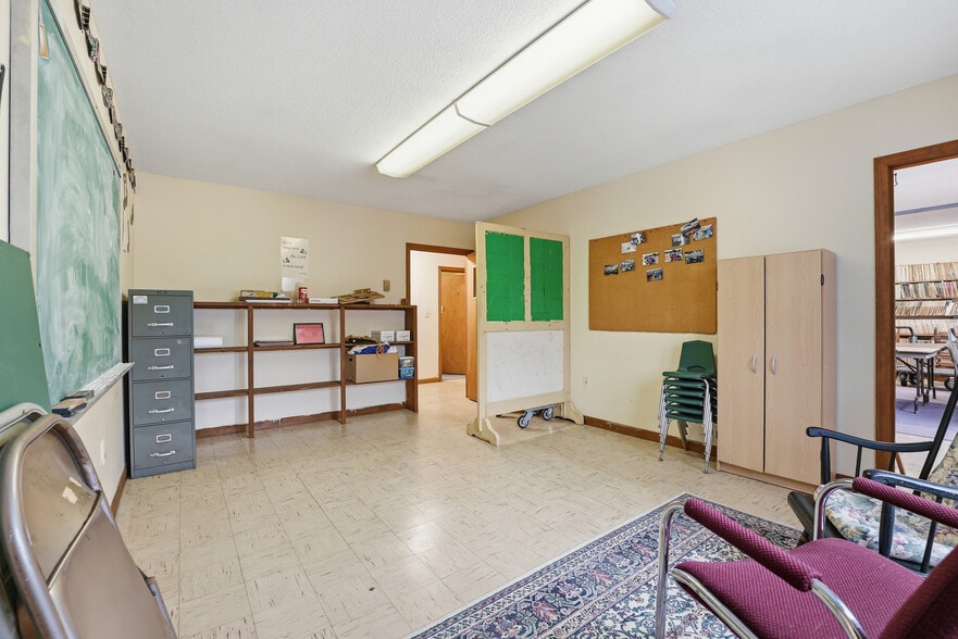 More Photos Of 461 King St, Littleton Specialty For Sale