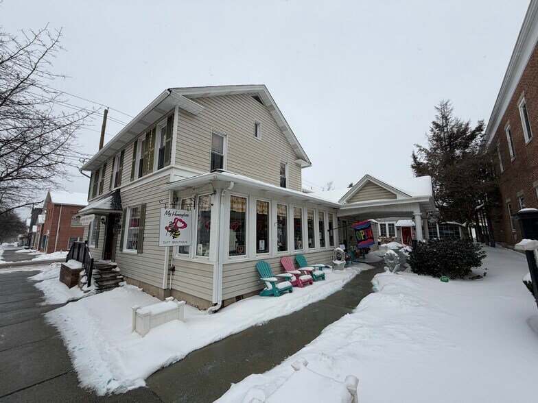 More Photos Of 138 W Main St, Ligonier Township Storefront Retail Residential For Sale