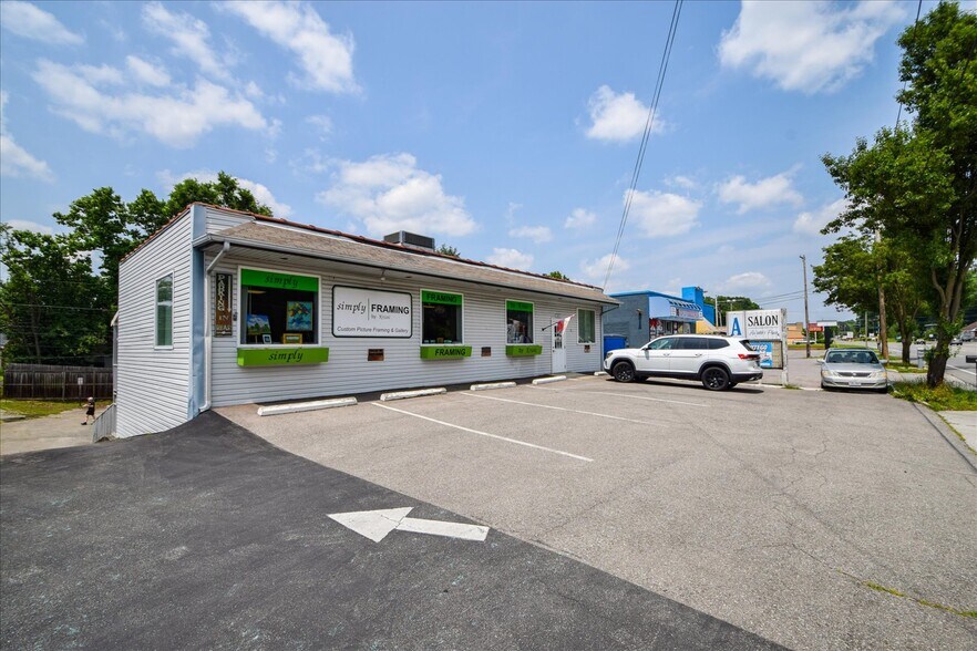 Primary Photo Of 3203 Brambleton Ave, Roanoke Freestanding For Sale
