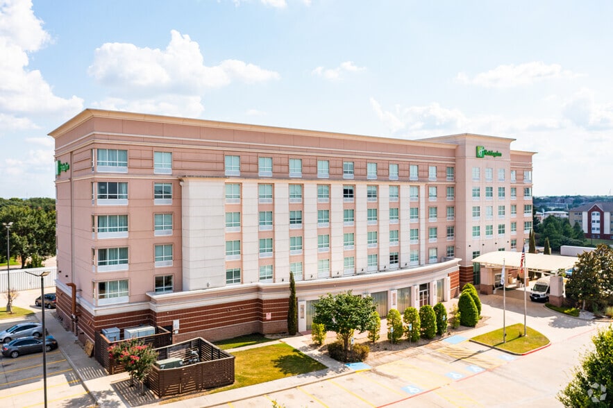 More Photos Of 14320 Centre Station Dr, Fort Worth Hotel For Sale