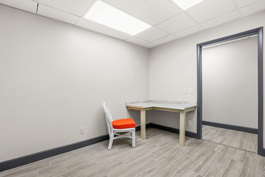 More Photos Of 901 N Grove St, Eustis Medical For Sale