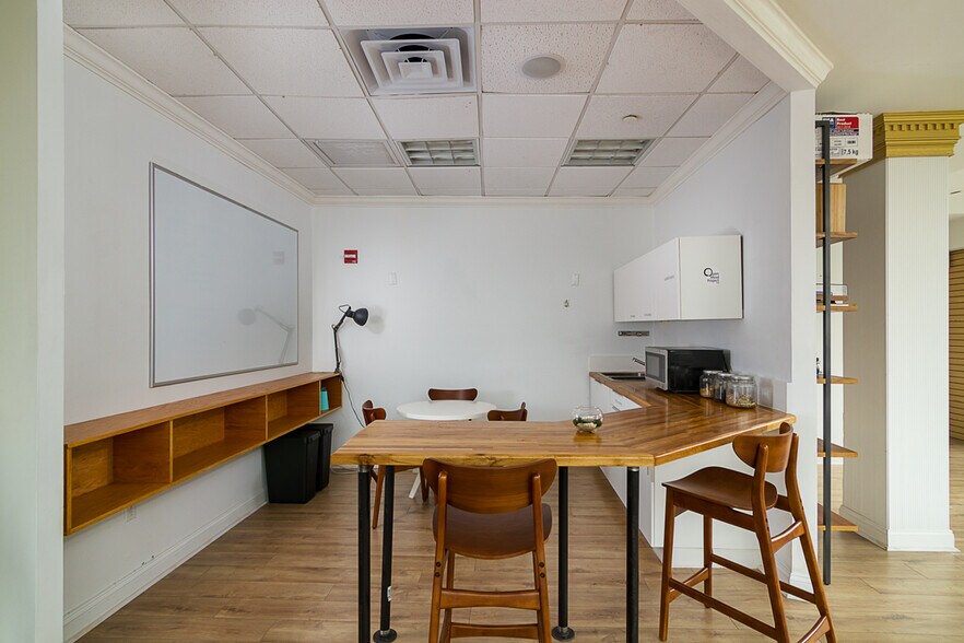 More Photos Of 17 Chatham Sq, New York Loft Creative Space For Lease