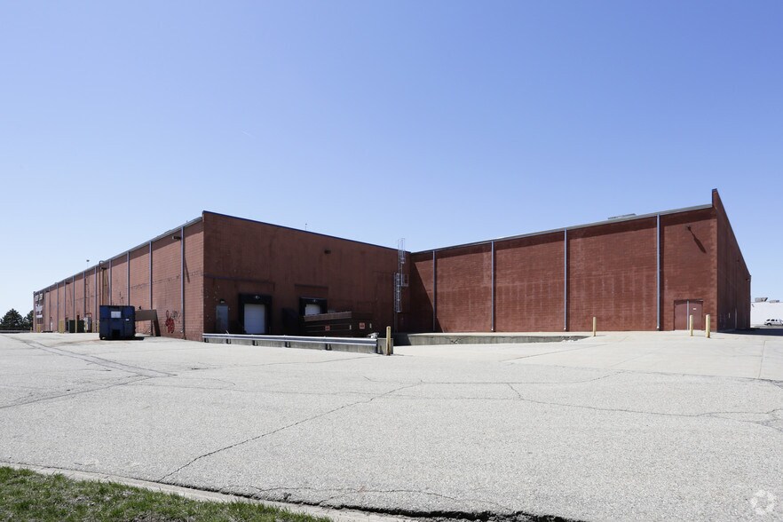 More Photos Of 555-805 Center Dr NW, Grand Rapids Unknown For Lease
