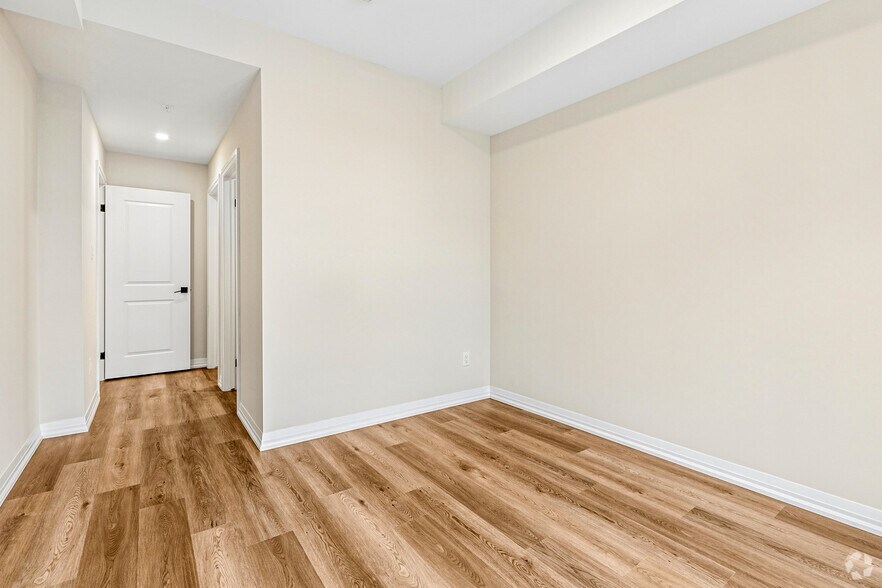 More Photos Of 600 Sunningdale Rd E, London Apartments For Sale