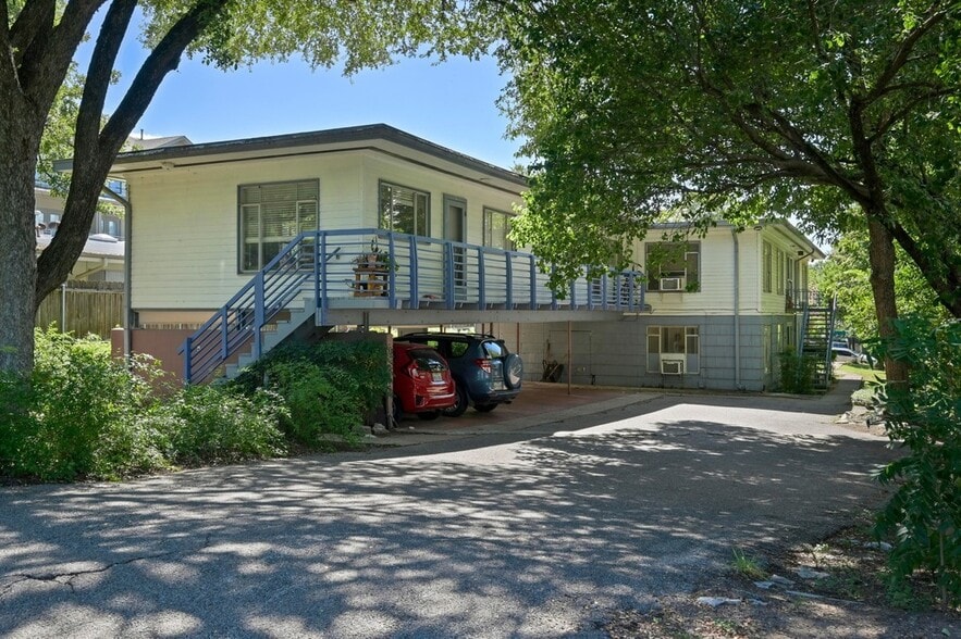 More Photos Of 1302 Norwalk Ln, Austin Apartments For Sale