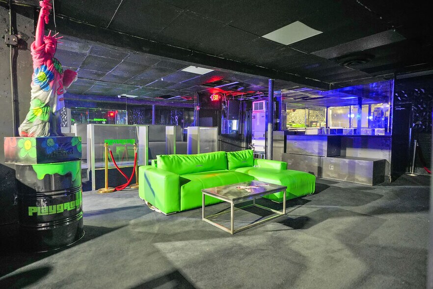 More Photos Of 728 NW 79 Street, Miami Bar For Sale