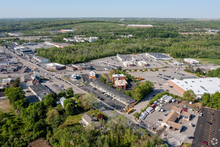 More Photos Of 1498-1500 Atwood Ave, Johnston Restaurant For Lease