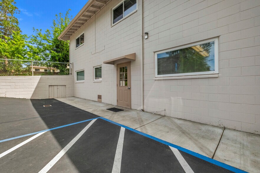 More Photos Of 1024 Simon Dr, Placerville Office For Sale