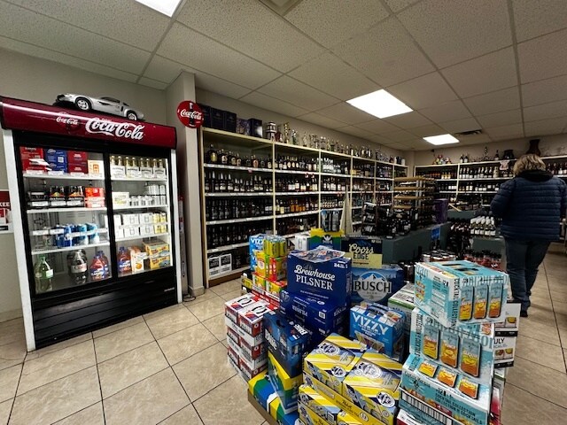 More Photos Of 2216 20th St, Delburne Hotel For Sale