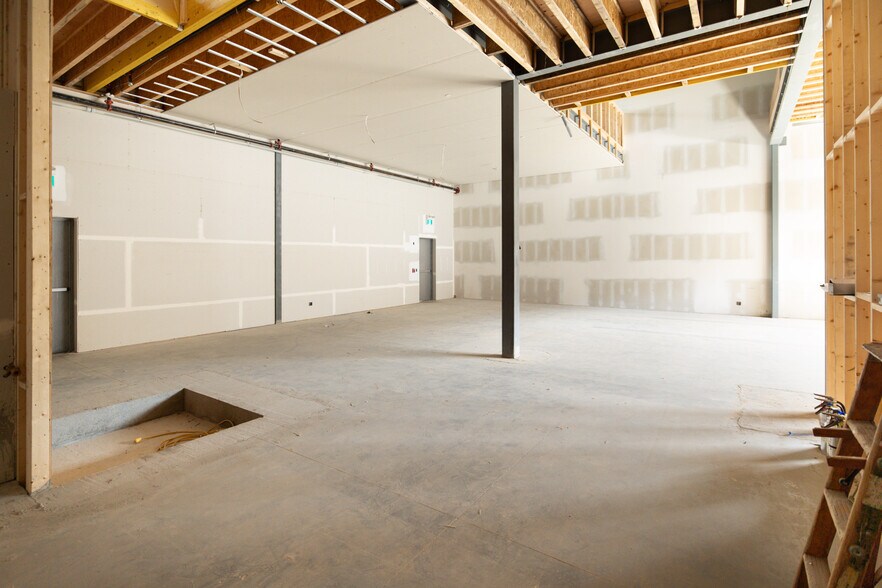 More Photos Of 3101 45 Av, Vernon Warehouse For Sale