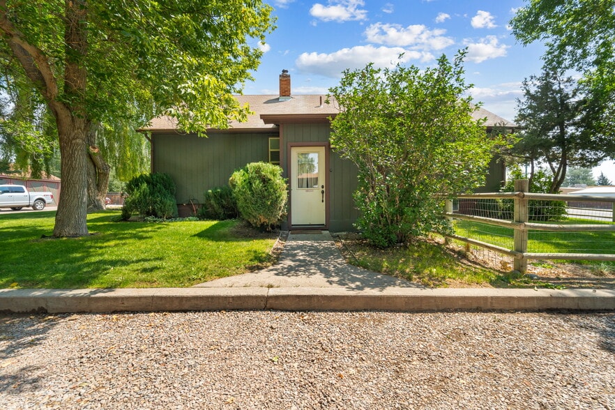 More Photos Of 223 Main St, Meeker Apartments For Sale