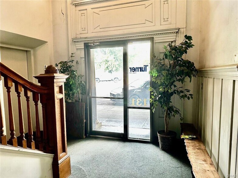 More Photos Of 131 W 1st St, Chico Storefront For Lease