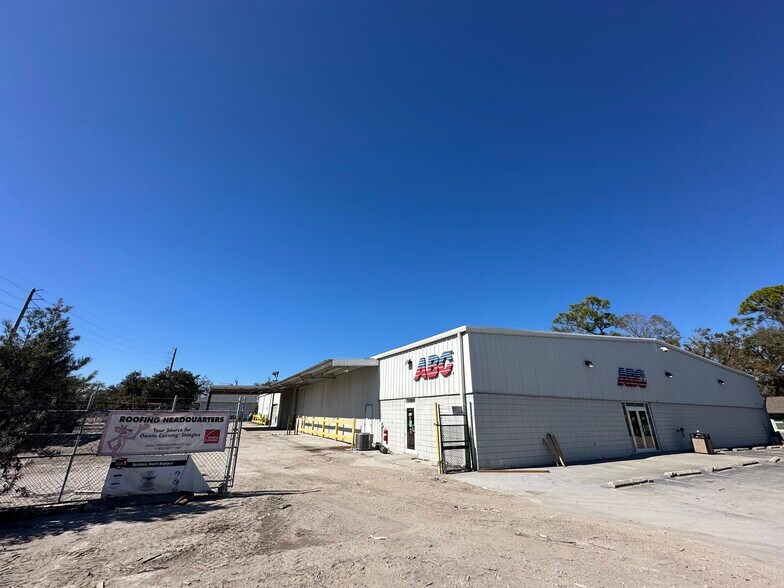 More Photos Of 1125 9th Ave E, Bradenton Warehouse For Sale