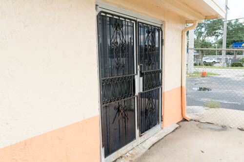 More Photos Of 101 S Saint Cloud Ave, Valrico Storefront Retail Office For Lease