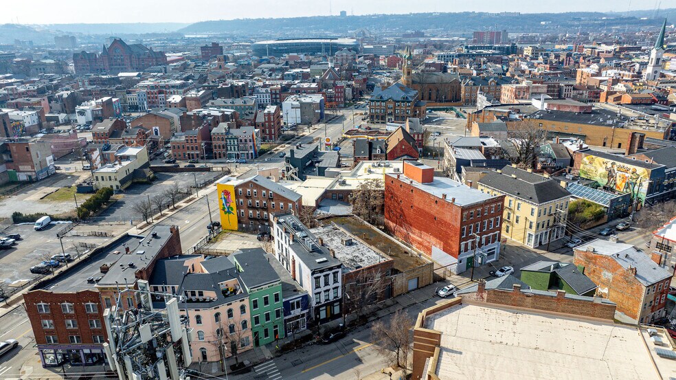 More Photos Of 122 E Liberty St, Cincinnati Warehouse For Lease