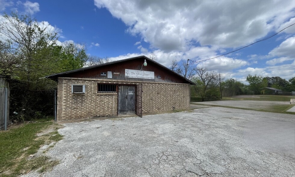 More Photos Of 3717 Crane St, Houston General Retail For Sale