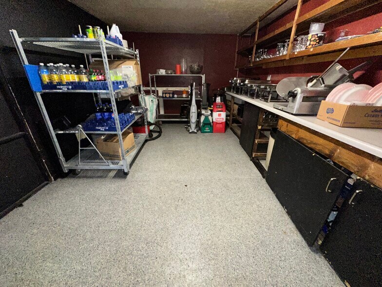 More Photos Of 295 S Broadway, Coos Bay Restaurant For Sale