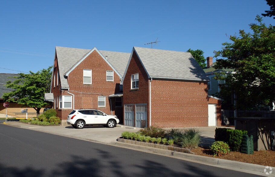 Primary Photo Of 9329 Battle St, Manassas Office For Sale