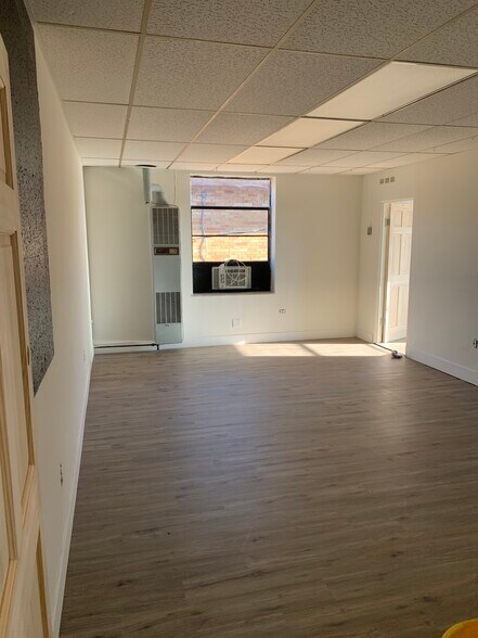 More Photos Of 324-328 N Dixie Dr, Vandalia Storefront Retail Office For Lease