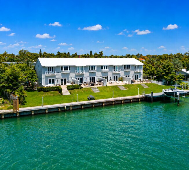 More Photos Of 8041 NE Bayshore Ct, Miami Apartments For Sale