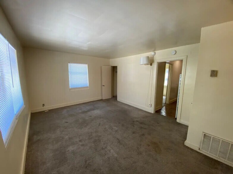 More Photos Of 1229 S 4th St, Louisville Apartments For Sale