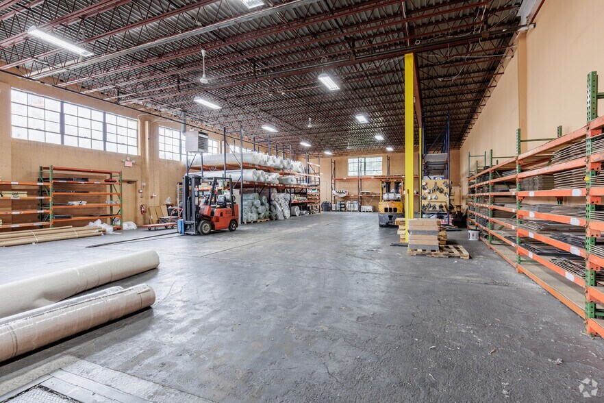More Photos Of 403-405 W Pleasantview Ave, Hackensack Light Manufacturing For Sale