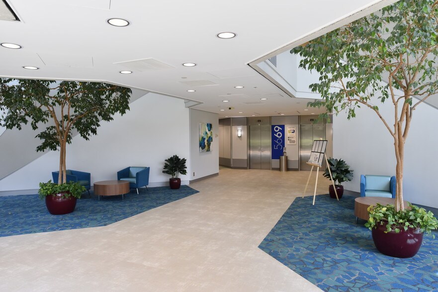 More Photos Of 5669 Peachtree Dunwoody Rd NE, Atlanta Medical For Lease