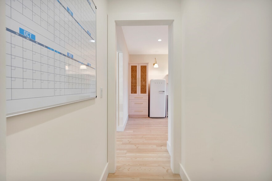 More Photos Of 725 N A1A, Jupiter Medical For Sale