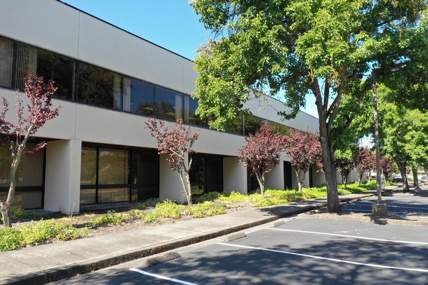 More Photos Of 1500 Cader Ln, Petaluma Research And Development For Lease