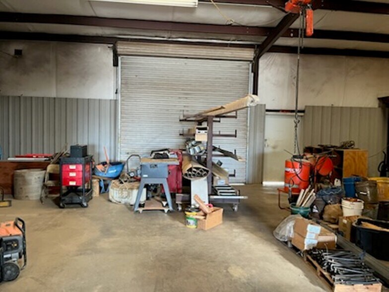 More Photos Of 1205 E Coke Rd, Winnsboro Manufacturing For Sale