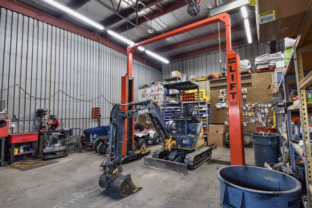 More Photos Of 1304 N Division St, Pontiac Flex For Sale