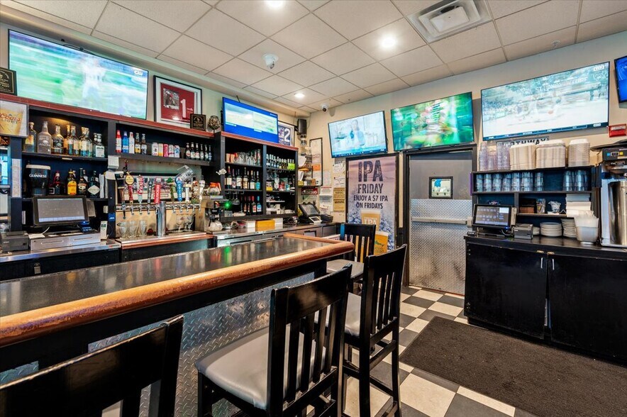 More Photos Of 108-114 Congress St, Saratoga Springs Restaurant For Sale