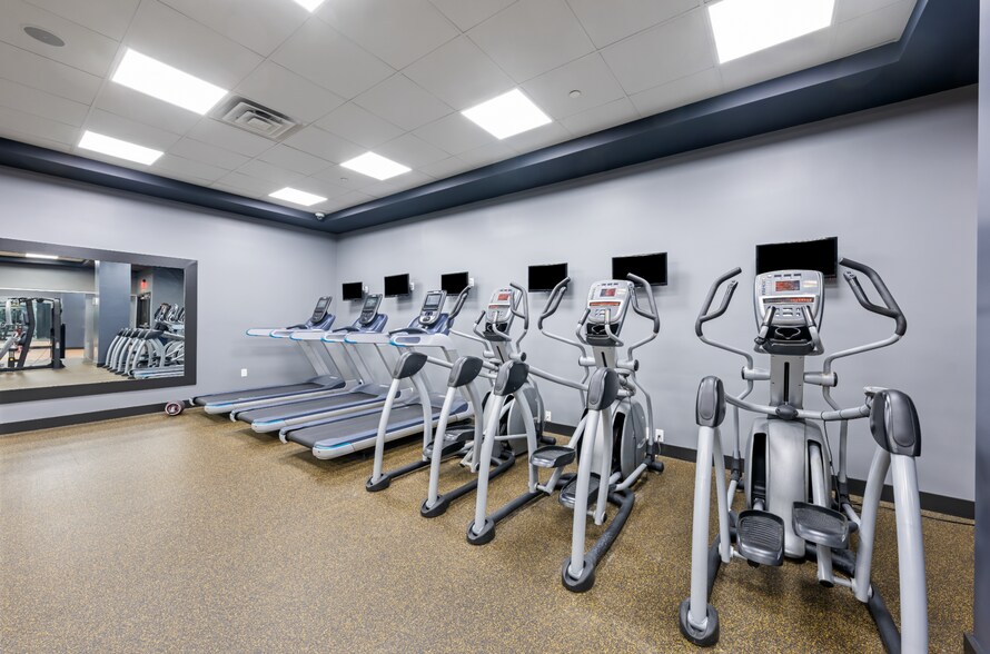 More Photos Of 1 Executive Dr, Fort Lee Apartments For Lease